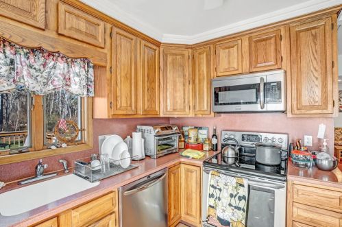 124 Woodland Dr, Bricktown NJ  08723-7433 exterior