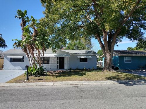1031 Solar Dr, Tarpon Springs, FL 34691-5052