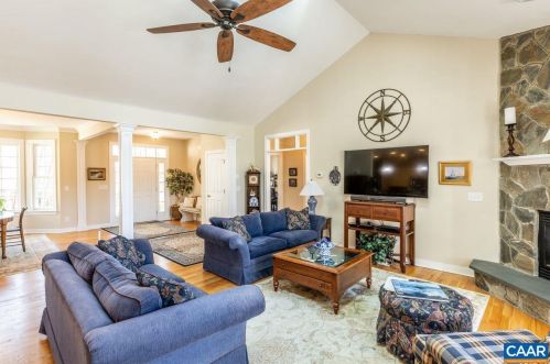 10 Mulligan Dr, Bybee VA  22963-2560 exterior