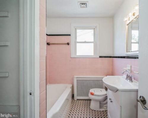 300 Highland Ter, Holmes PA  19043-1310 exterior