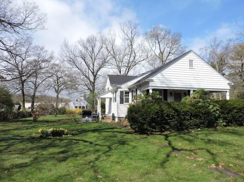 27 Vincent Rd, Bristol CT  06010-3828 exterior