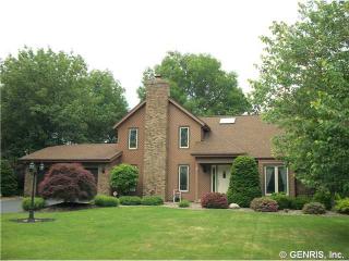 85 Woodmill Dr, Rochester, NY 14626-1167