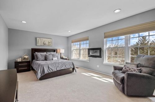 179 Woodlands Dr, Tuxedo Park NY  10987-4803 exterior