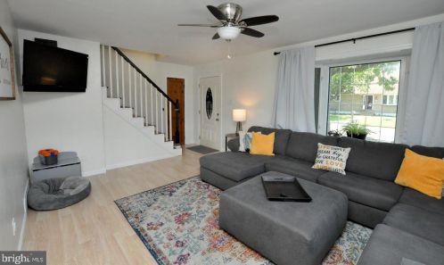 12 Delaware Ave, Erial, NJ 08081-1208