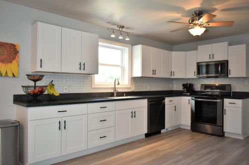 10504 Calumet Rd, Milwaukee, WI 53224-3214