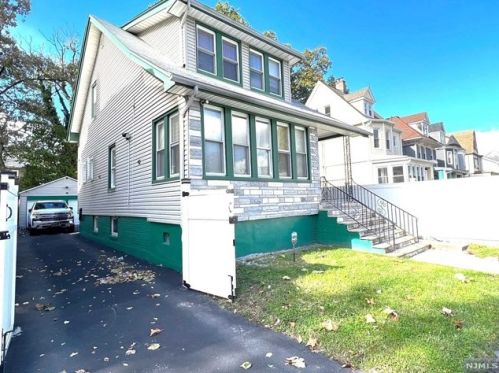 375 Halsted St, East Orange, NJ 07018-1814