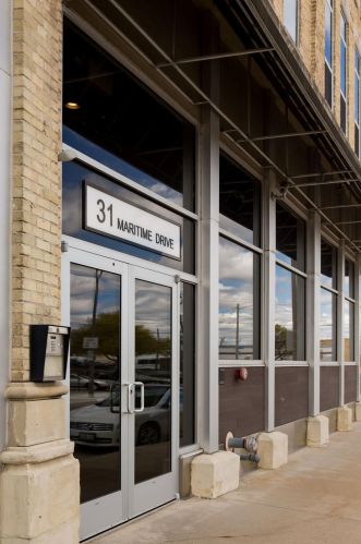 31 Maritime Dr, Manitowoc WI  54220-4624 exterior