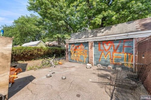 154 Midland Pl, Newark NJ  07106-3311 exterior