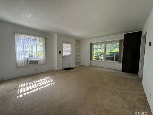10559 Camarillo St, North Hollywood, CA 91602-1527