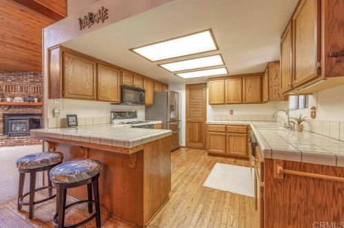 552 Division Dr, Big Bear City CA  92314-9649 exterior