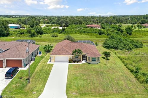 609 Chavers St, Lehigh Acres, FL 33974-9408