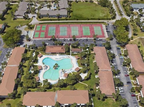 4080 Looking Glass Ln, Naples FL  34112-1042 exterior