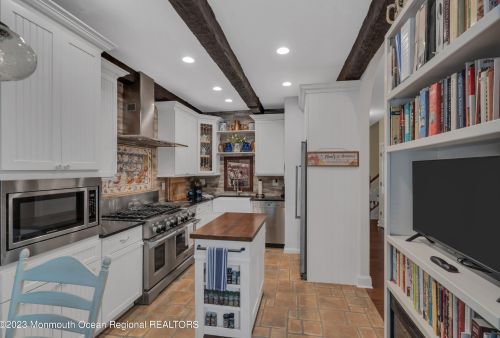 92 Riva Blvd, Bricktown NJ 08723-7983 exterior