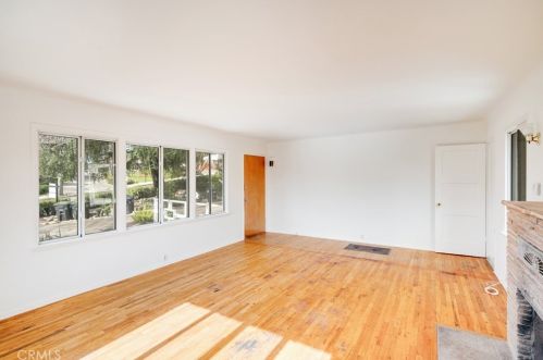 4628 Dunsmore Ave, Glendale, CA 91214-1811