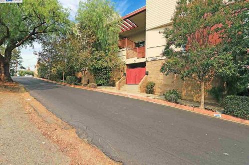 22377 Main St, Hayward, CA 94541-4006