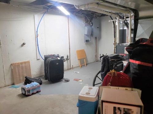 9 Salem Dr, Providence RI  02904-5235 exterior