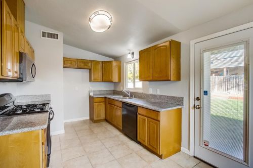 3660 Buhler Way, North Highlands, CA 95660-3358