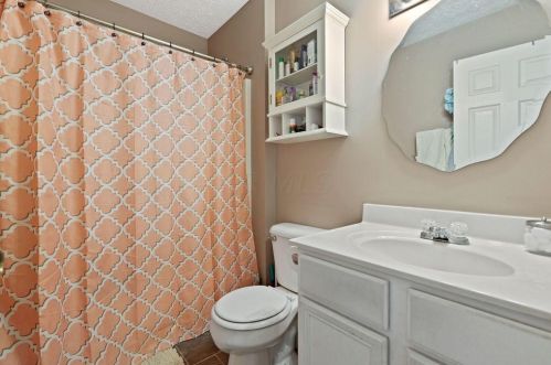 438 Wagon Ave, Pataskala OH  43062-8060 exterior