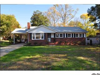 5212 Wedgewood Dr, Charlotte, NC 28210-2427