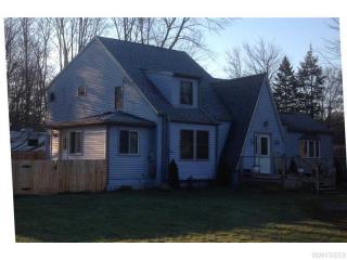 9703 Maplewood St, Angola NY  14006-9473 exterior
