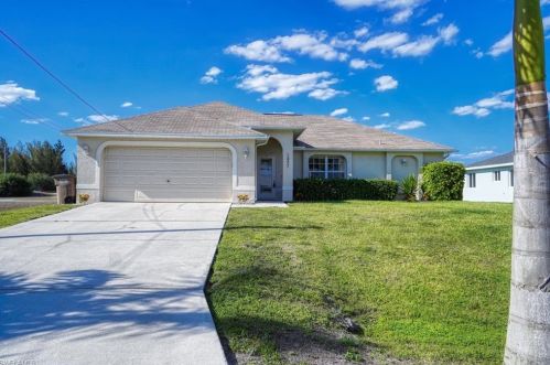 1627 25th Ter, Cape Coral, FL 33914-4034