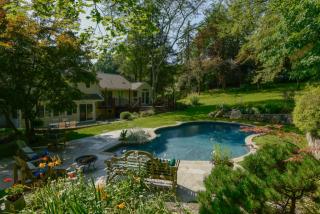 60 Acre View Dr, Stamford, CT 06903-2506