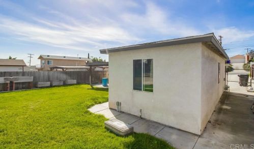 2527 Calle Gaviota, San Diego CA 92139-3105 exterior