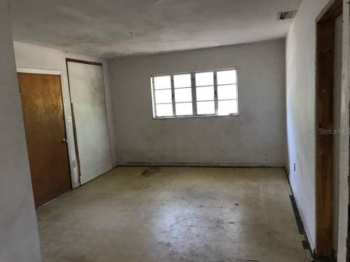 622 Mercado Ave, Orlando, FL 32807-1672