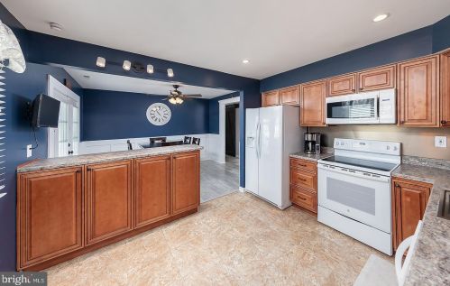 105 Wycombe Ave, West Deptford NJ  08096-4235 exterior