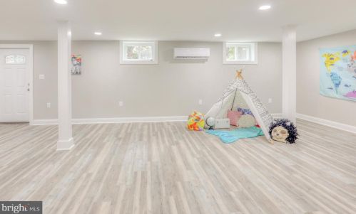 650 George St, Charles Town WV  25414-1461 exterior