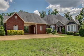 325 Old Pond Ln, Dickson, TN 37055-3356