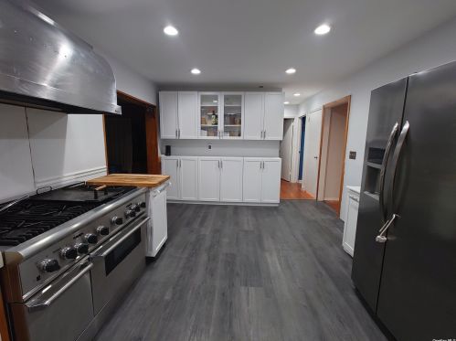 780 Broadway, North Lindenhurst, NY 11757-5646