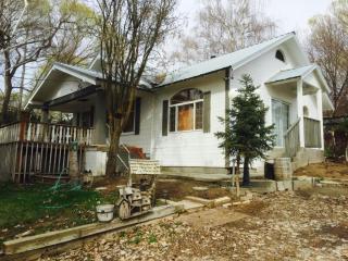 11947 Wide Hollow Rd, Yakima, WA 98908-9194