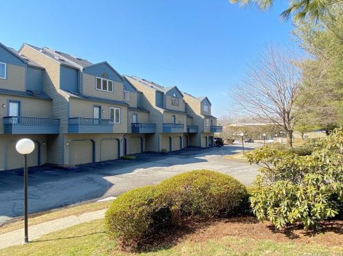 15 Perry Ave, Norwalk CT 06850-1625 exterior