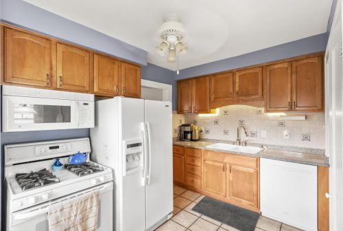 8131 Gridley Ave, Milwaukee WI  53213-3038 exterior