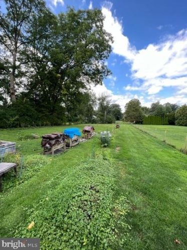 1553 New Holland Pike, Lancaster PA 17601-5653 exterior