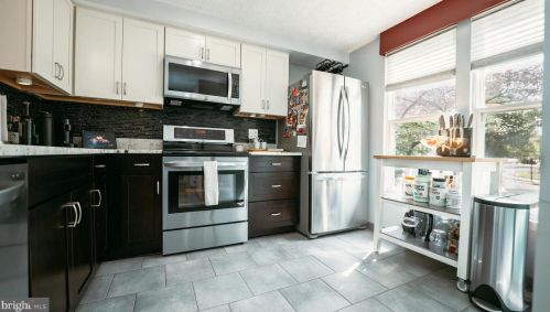 9134 Everett Ct, Springfield VA  22152-2158 exterior