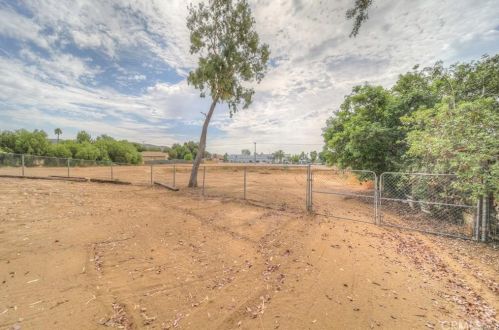 22414 Black Beauty Trl, Wildomar CA  92595-9764 exterior