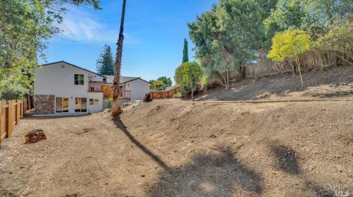 131 Carlisle Way, Benicia CA  94510-1616 exterior