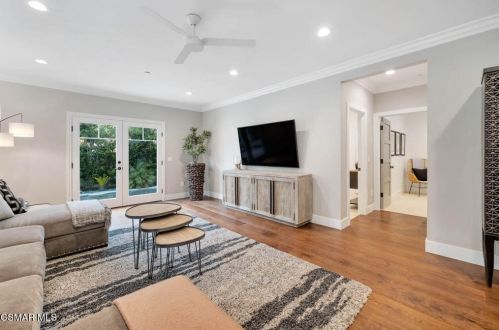 820 Mandalay Bch Rd, Oxnard CA 93035-1078 exterior