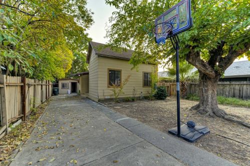 5824 Oak St, Loomis CA  95650-8934 exterior