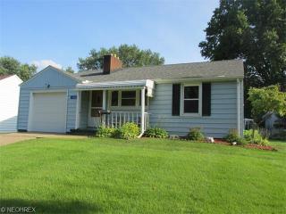 1129 Stuart St, Massillon, OH 44646-2200