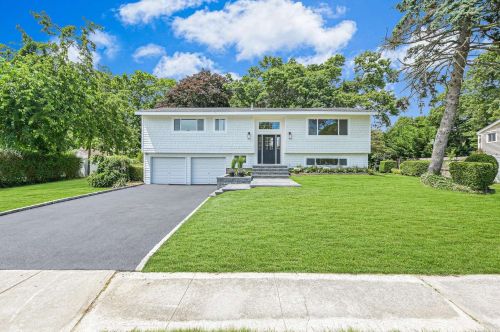 34 Corsa St, Huntington Station NY  11746-6623 exterior