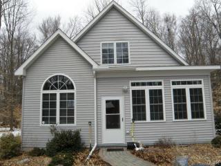 74 Spring Meadow Dr, Weatherly, PA 18255-5016