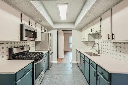 3305 Broken Spoke Trl, Georgetown TX  78628-2801 exterior