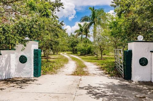 3965 56th Ave, Naples, FL 34120-2842
