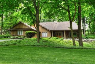 19195 Killarney Way, Brookfield, WI 53045-4846