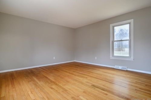 55 Pine River Rd, North Haven CT  06473-3312 exterior