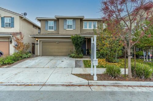 9571 Hummingbird Ln, Gilroy, CA 95020-7646