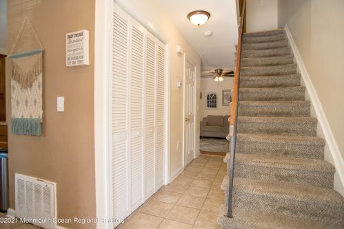 800 Violet Ln, Jackson Twp, NJ 08527-4178